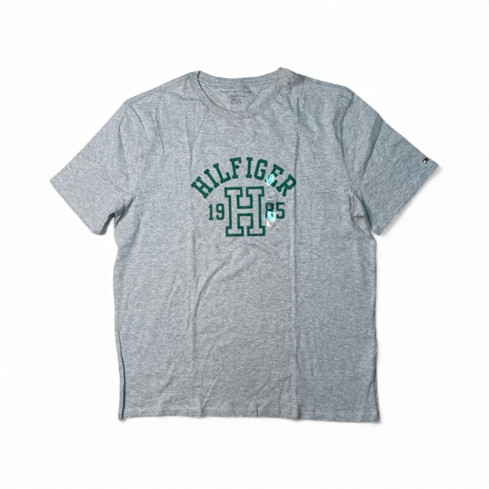 Sz various Tommy Hilfiger Heather Gray Tee with Green Print